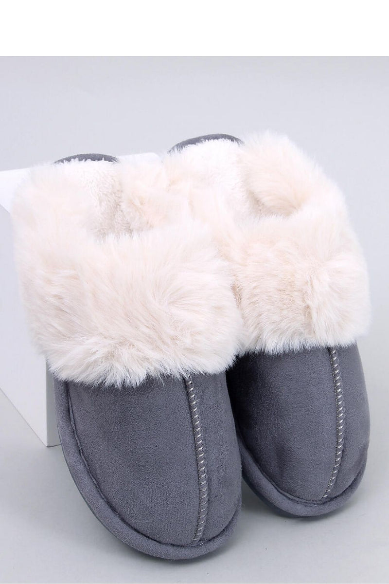 Slippers model 190382 Inello