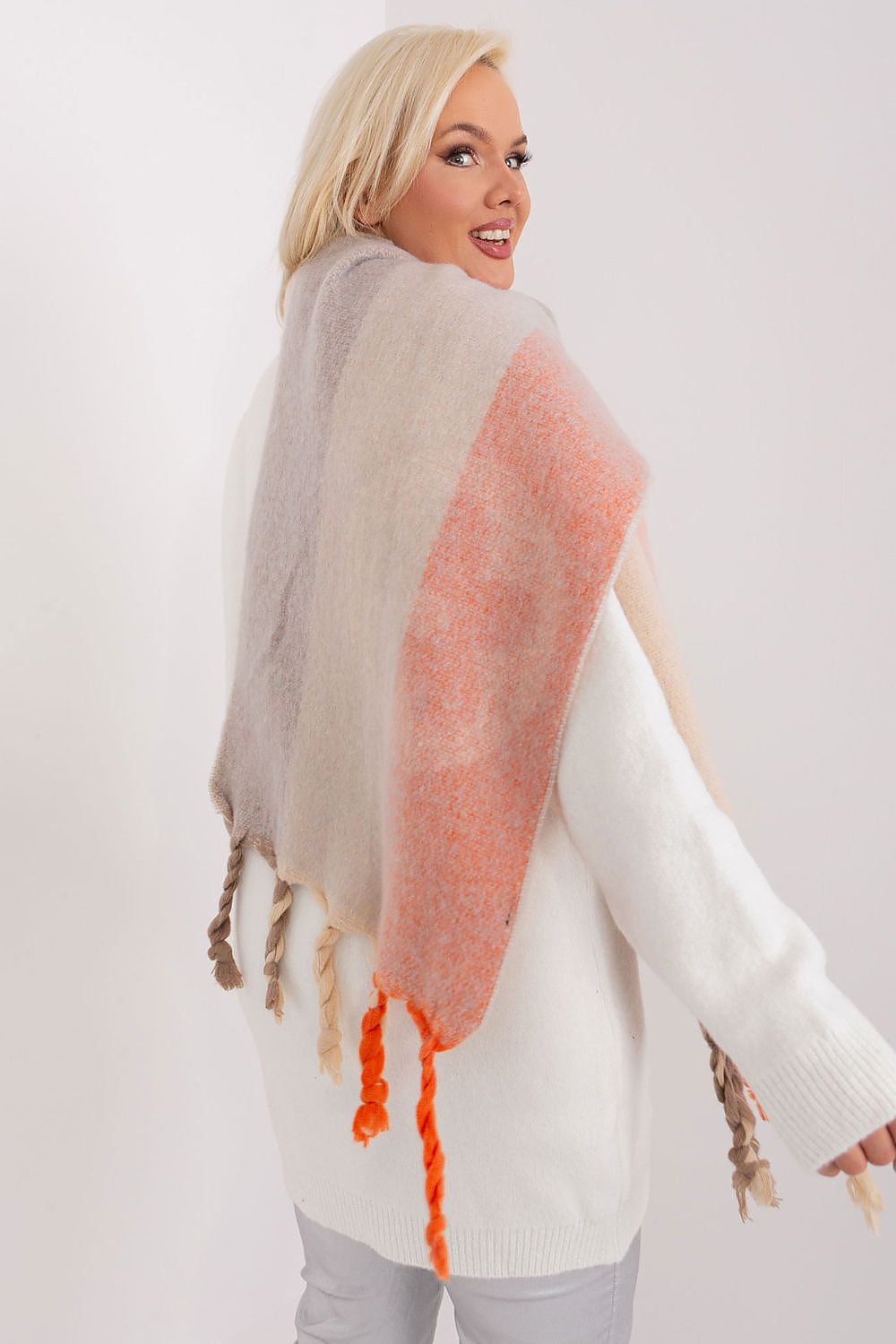 Shawl model 190545 AT