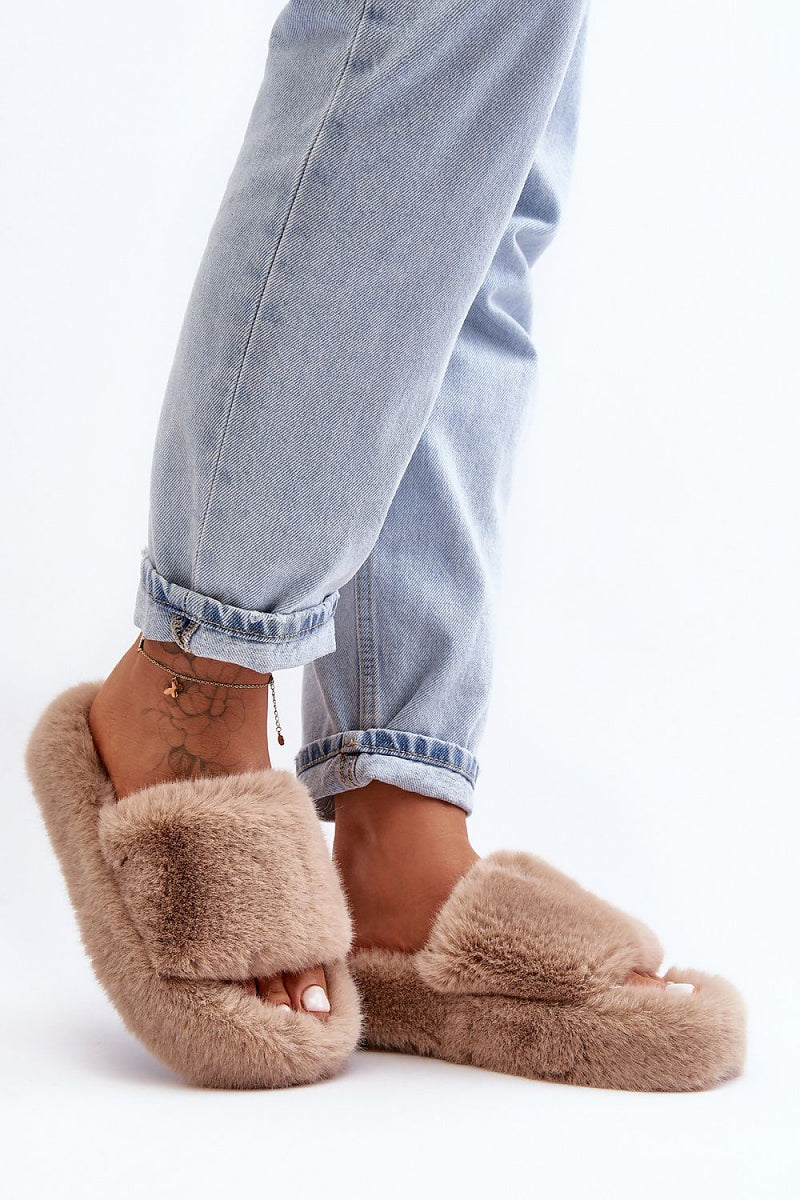 Slippers model 190672 Step in style