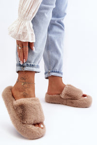 Slippers model 190672 Step in style