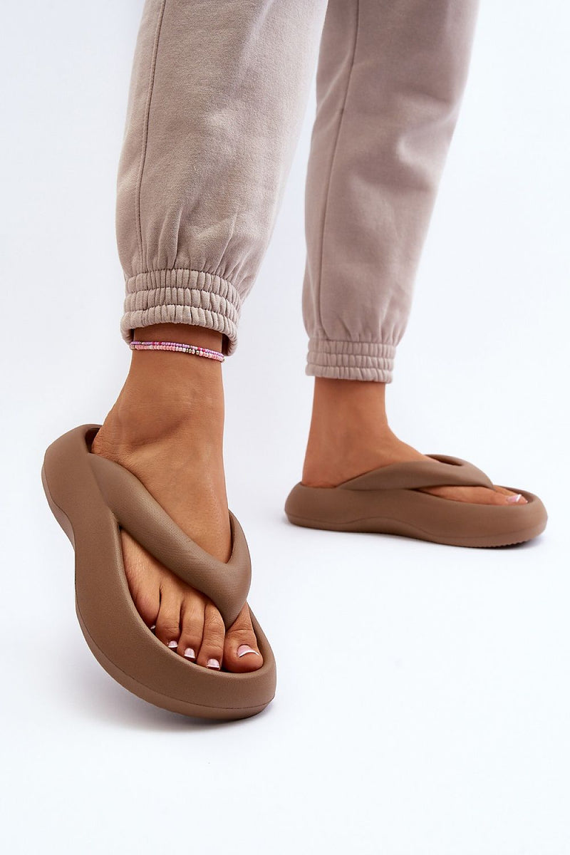 Japanese flip-flops model 194385 Step in style