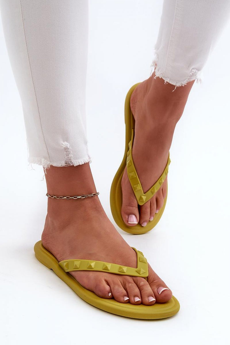 Japanese flip-flops model 197615 Step in style