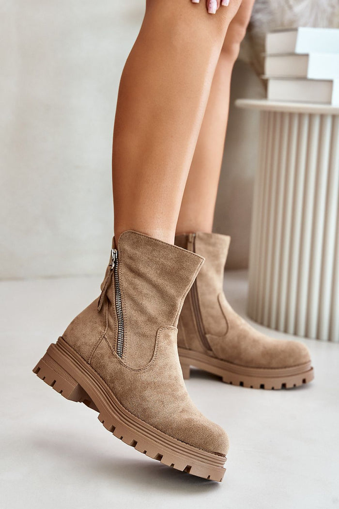 Boots model 201902 Step in style