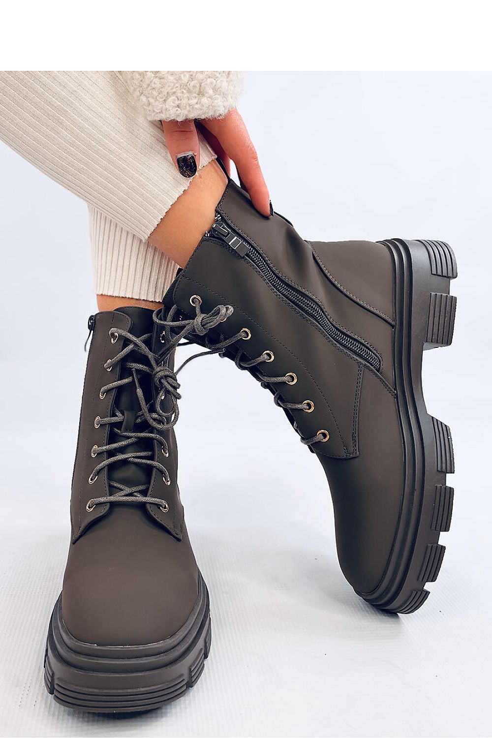 Boots model 201977 Inello