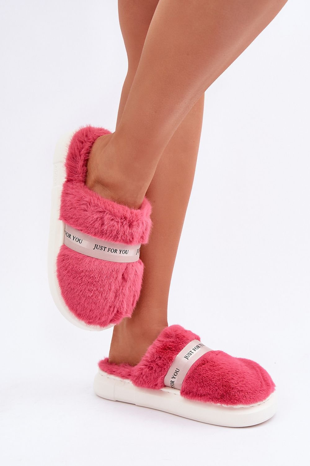 Slippers model 204934 Step in style