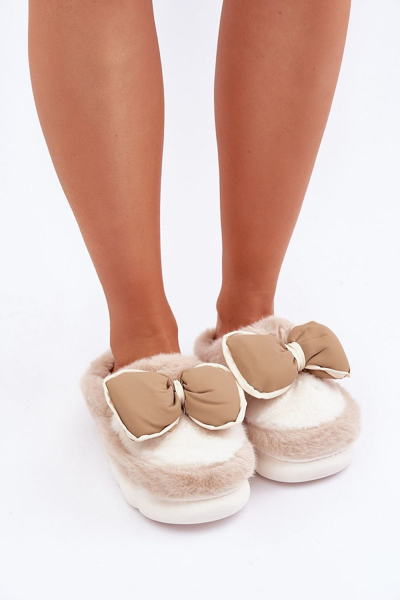 Slippers model 204945 Step in style