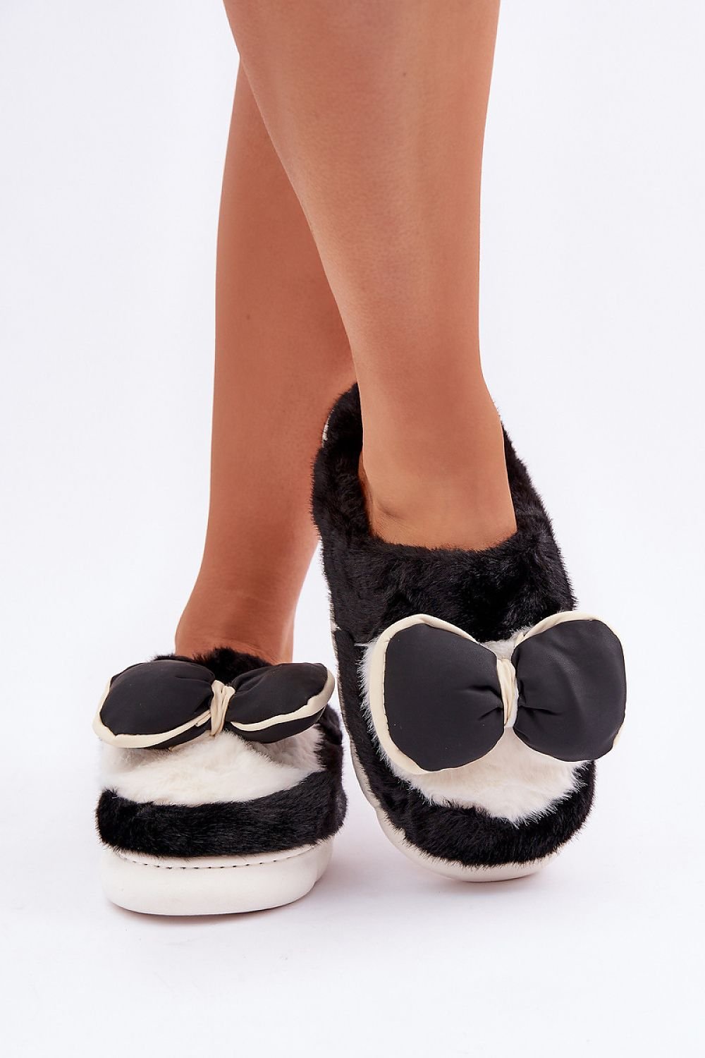 Slippers model 204947 Step in style