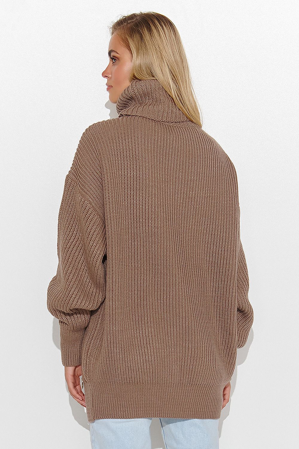 Turtleneck model 185216 Makadamia