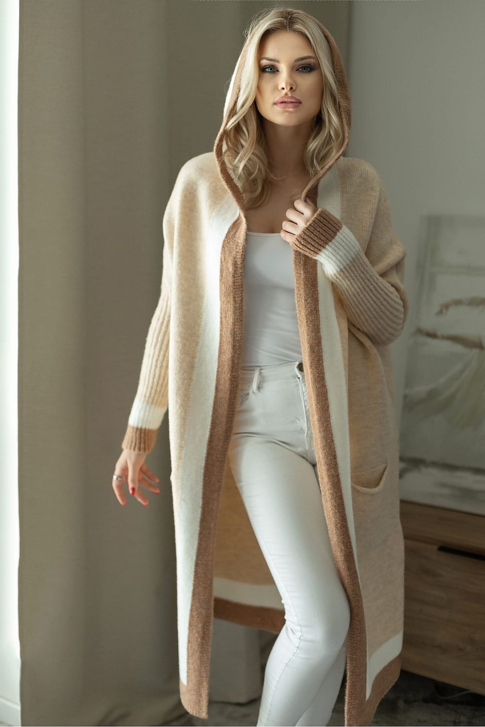 Cardigan model 171313 PeeKaBoo